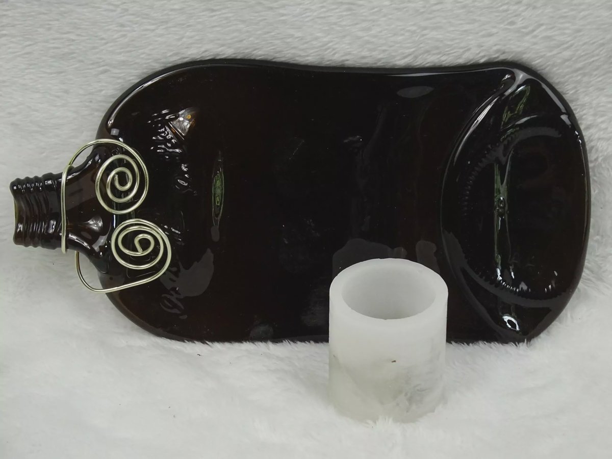 Flaschendeko breite dunkle Flasche mit Spiraldraht