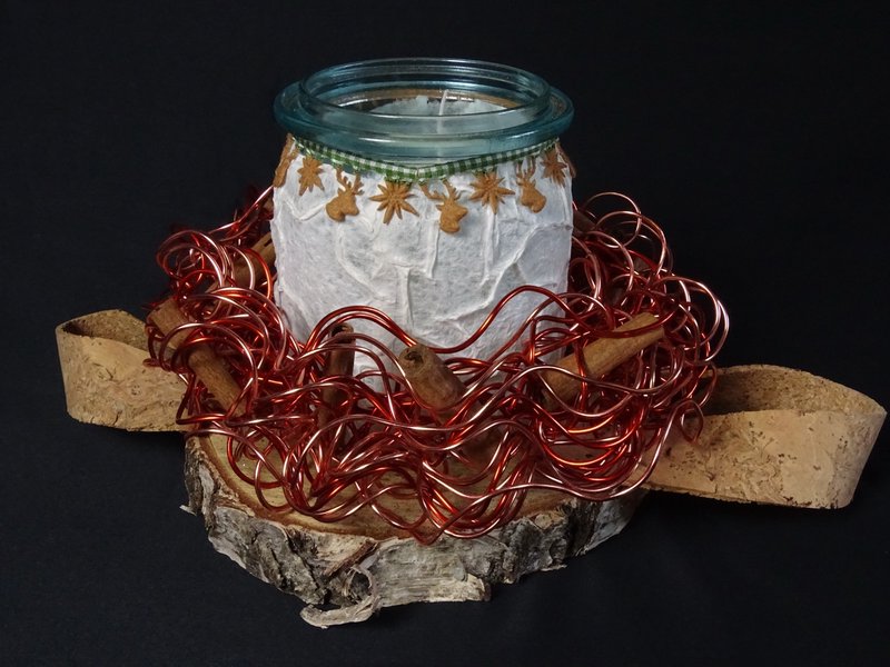 Windlicht mit Kupferdraht, Kork und Papiersternen