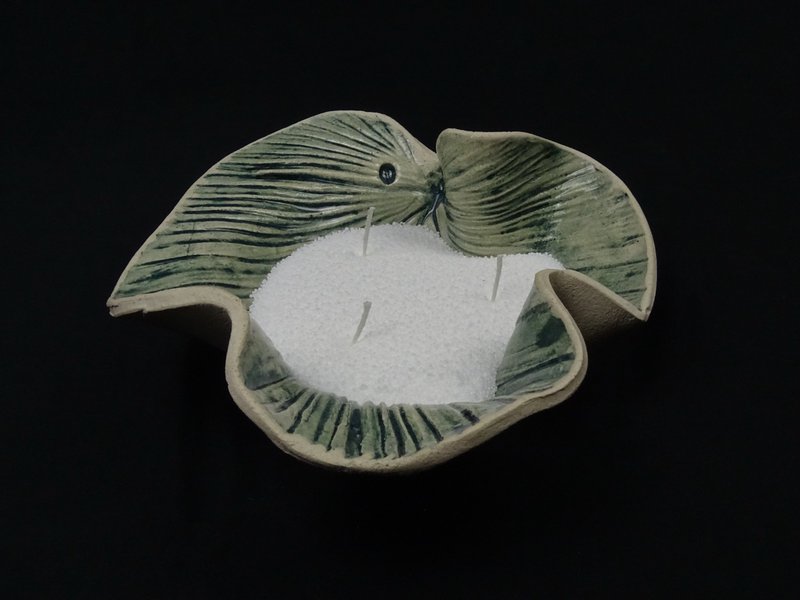 Blattform-Schale mit Kerzensand und Doppeldocht