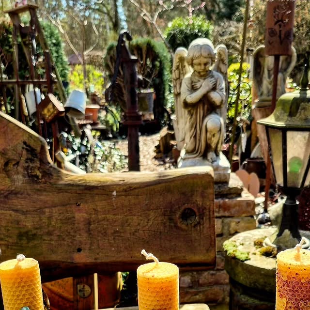 Frühlingsfest – Dekostücke aus Keramik, Furnierholz und Bienenwachskerzen